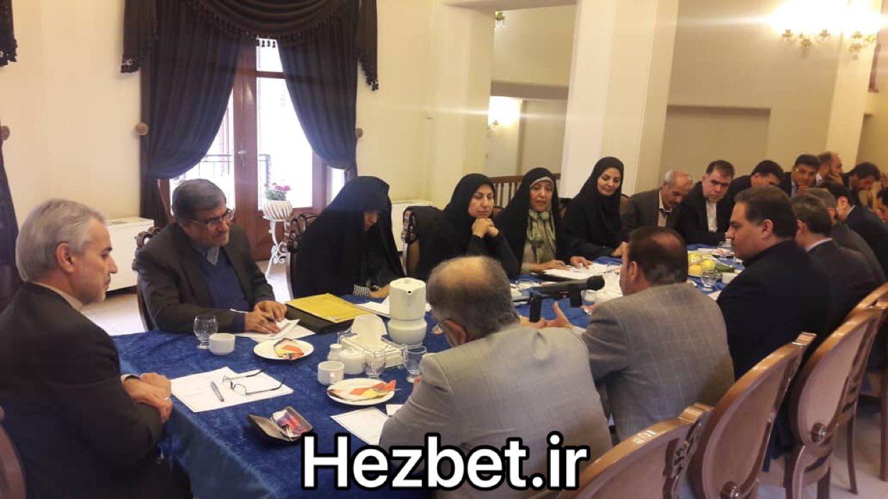 نخستین جلسه دوره جدید شورای مرکزی حزب اعتدال و توسعه