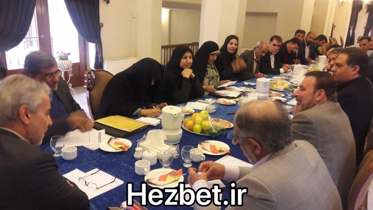 نخستین جلسه دوره جدید شورای مرکزی حزب اعتدال و توسعه